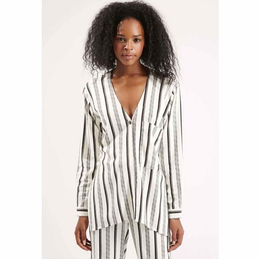 Topshop White & Black Striped V-Neck Button Down Shirt (6)